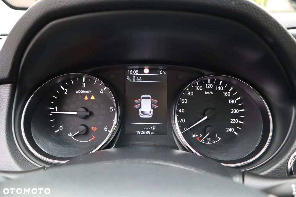 Nissan Qashqai 1.6 DCi Tekna EU6 - 17