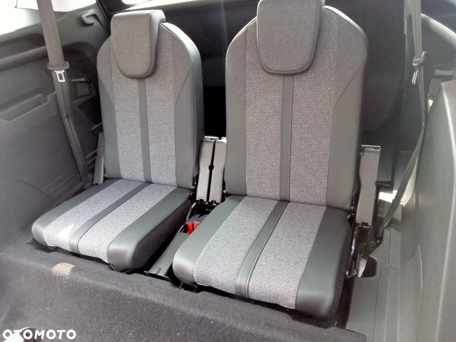 Peugeot 5008 1.5 BlueHDi Allure Pack S&S EAT8 - 11
