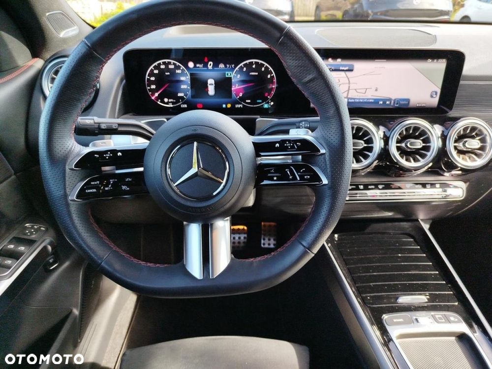 Mercedes-Benz GLB - 14