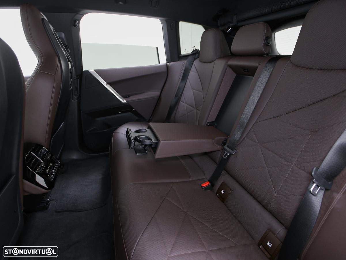 BMW iX xDrive 40 - 10