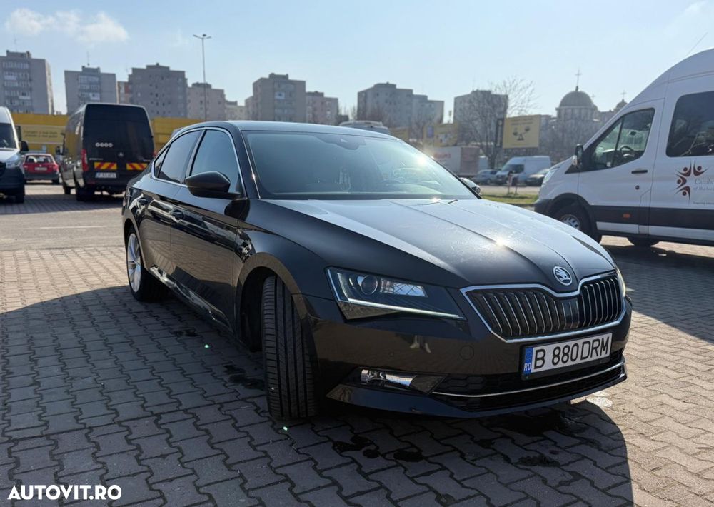 Skoda Superb 2.0 TDI DSG Ambition - 2