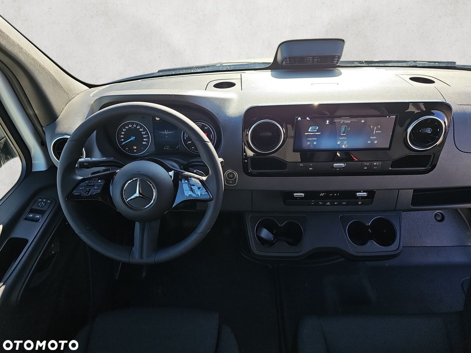 Mercedes-Benz Sprinter 320 e - 13