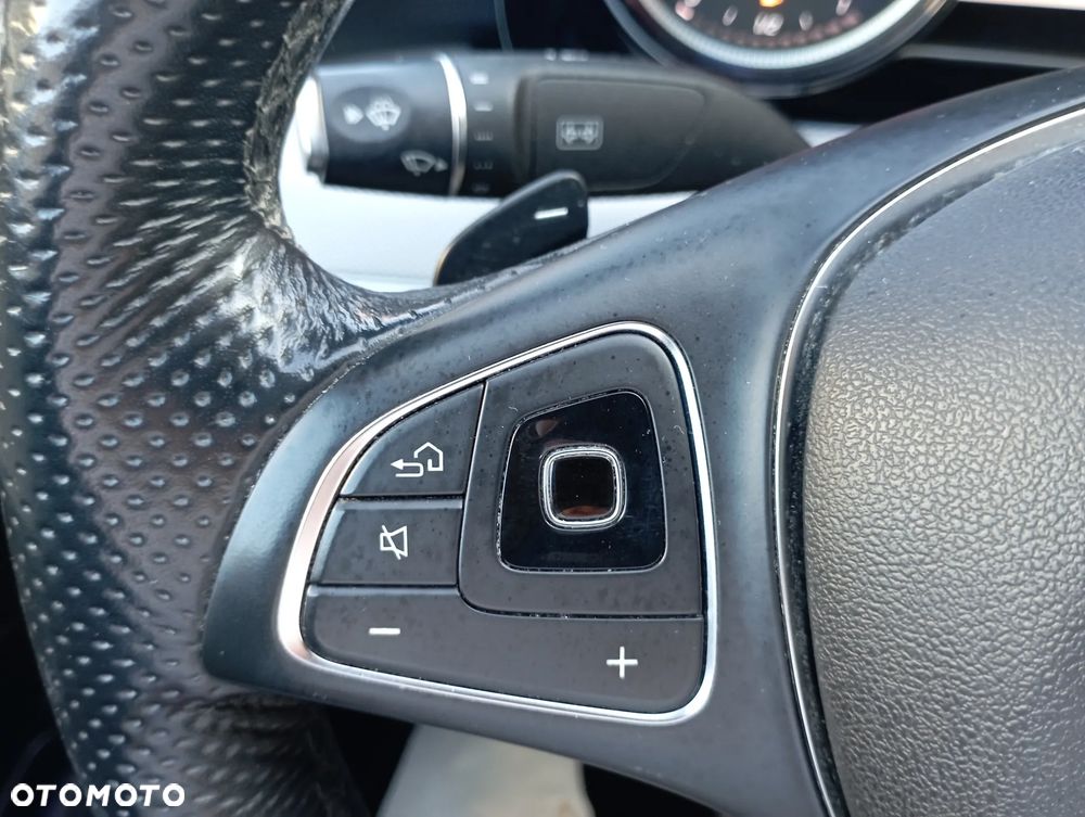 Mercedes-Benz Klasa E 220 d 9G-TRONIC - 23