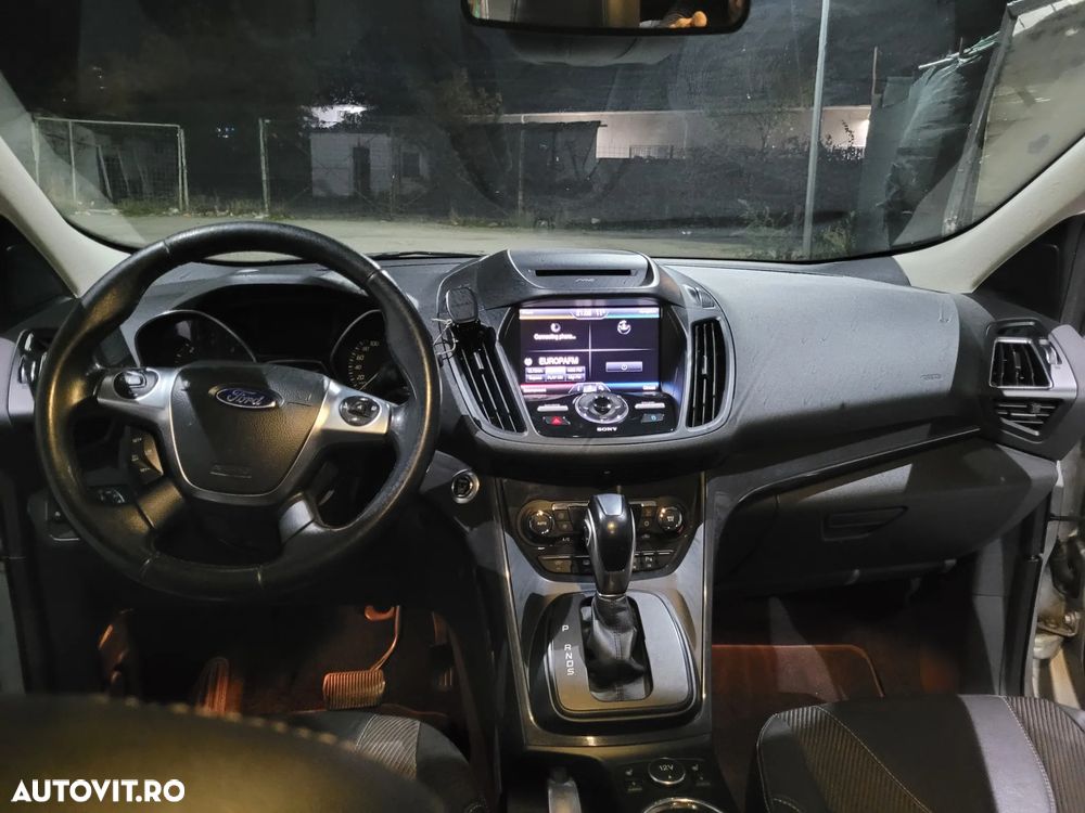 Ford Kuga 2.0 TDCi 4WD Powershift ST-Line - 13