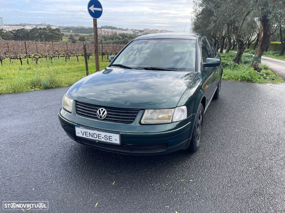 VW Passat 1.9 TDi Confortline - 2