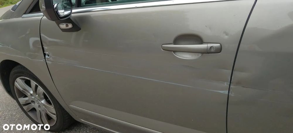 Peugeot 5008 1.6 THP Allure 7os - 9