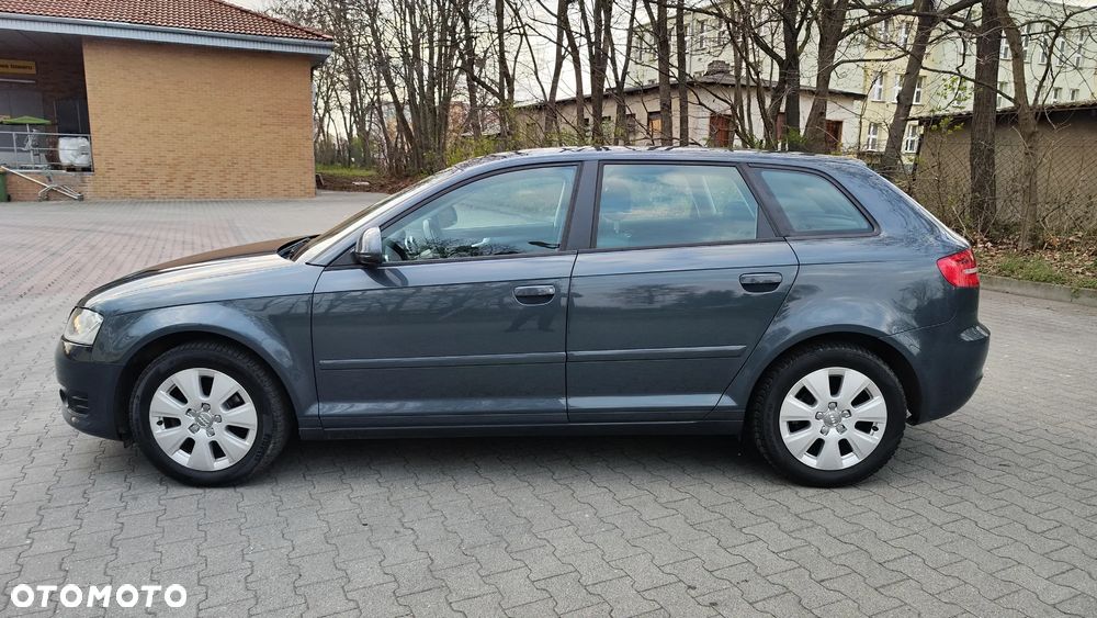 Audi A3 Sportback 1.6 Attraction - 4