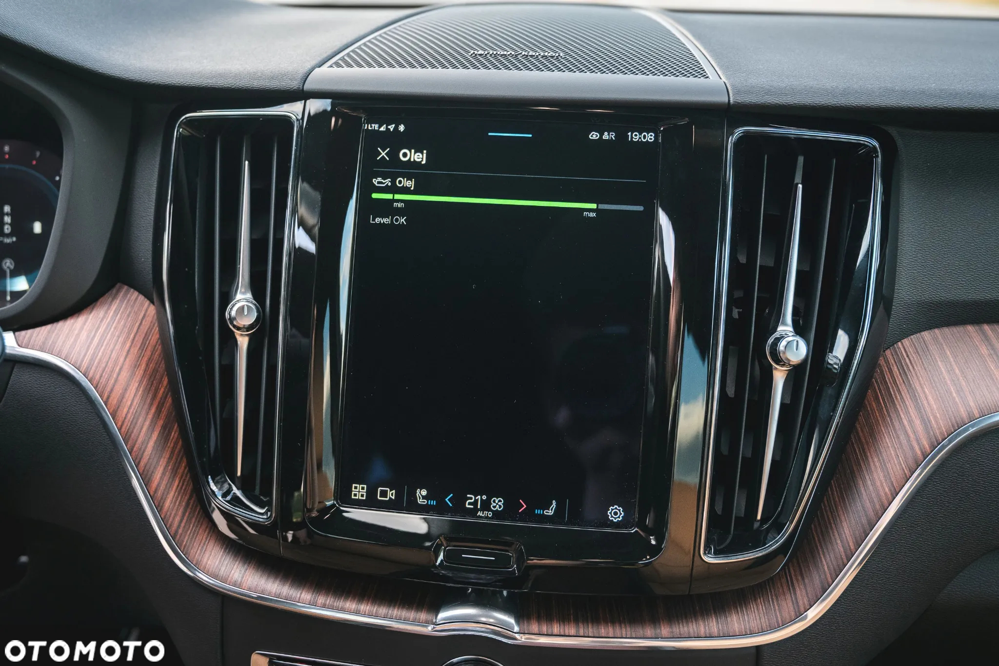Volvo XC 60 B5 B AWD Plus Dark - 20