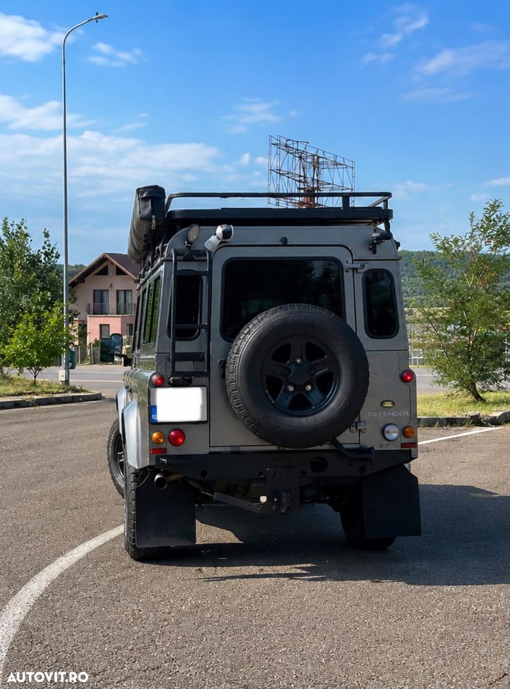 Land Rover Defender 110 S/W - 7