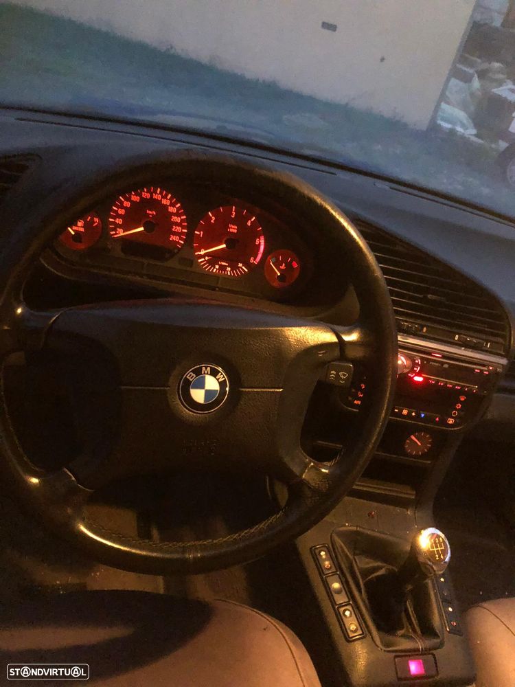 BMW 318 tds Touring Exclusive - 11