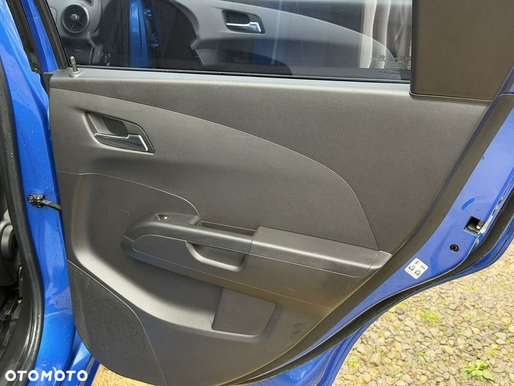 Chevrolet Aveo - 25