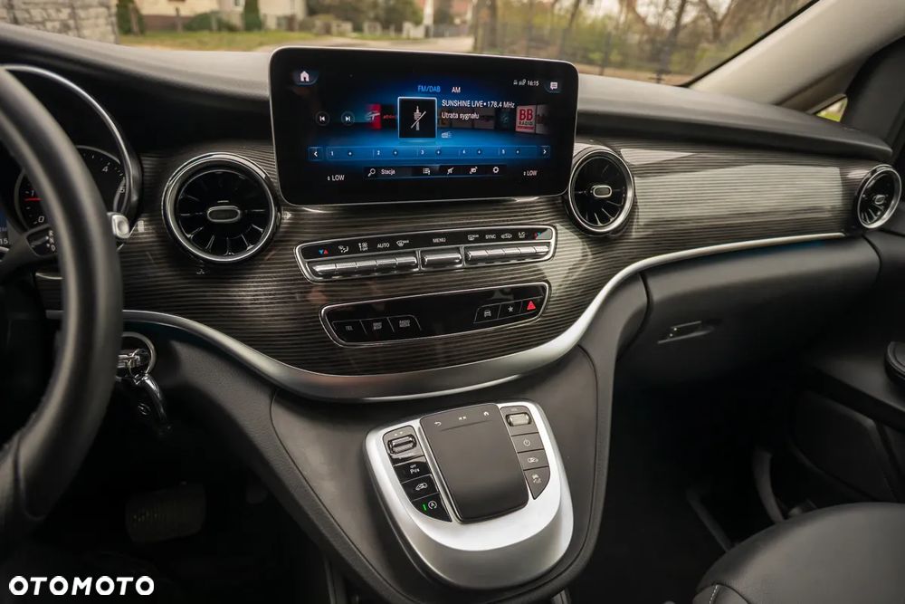 Mercedes-Benz Klasa V 300 d extralang 4Matic 9G-TRONIC Avantgarde - 29