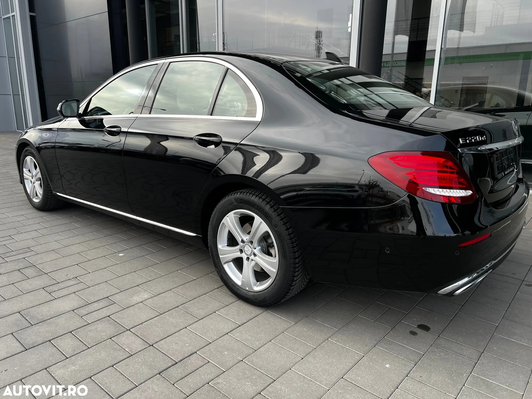 Mercedes-Benz E 220 d 4MATIC Aut. - 3