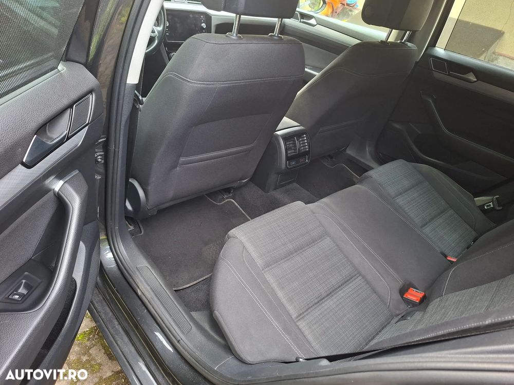 Volkswagen Passat 1.6 TDI SCR DSG Comfortline - 21