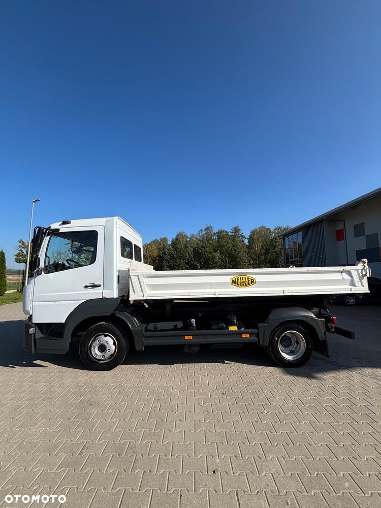 Mercedes-Benz 818 - 12