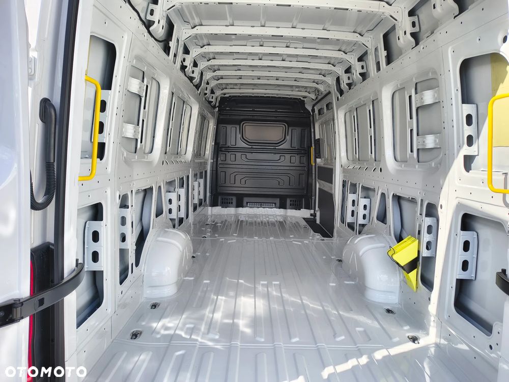 Volkswagen Crafter L5H3 2.0 TDI  177km skrzynia automatyczna - 17