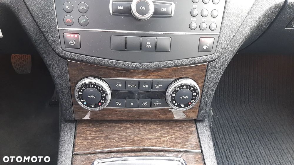 Mercedes-Benz Klasa C 180 Kompressor Elegance - 24