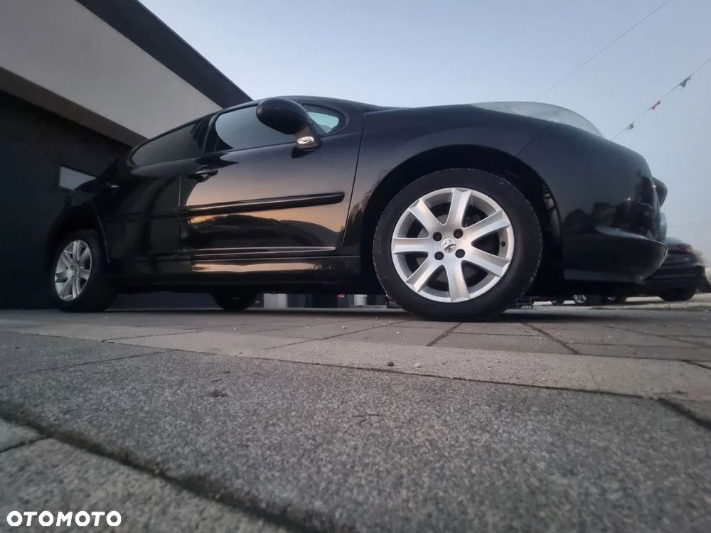 Peugeot 207 - 33