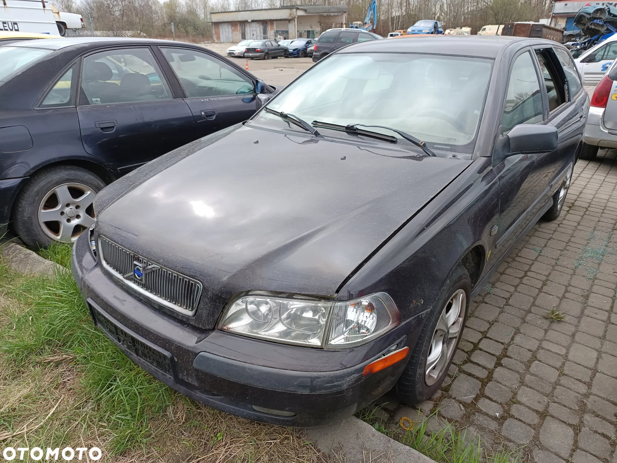 Części używane VOLVO V40 drzwi lampy lusterka koła felgi i inne - 3