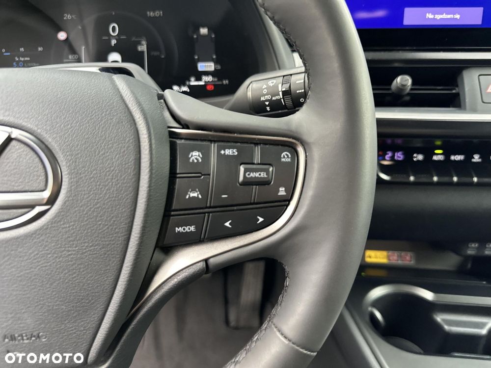 Lexus UX 300h F Sport Design - 11