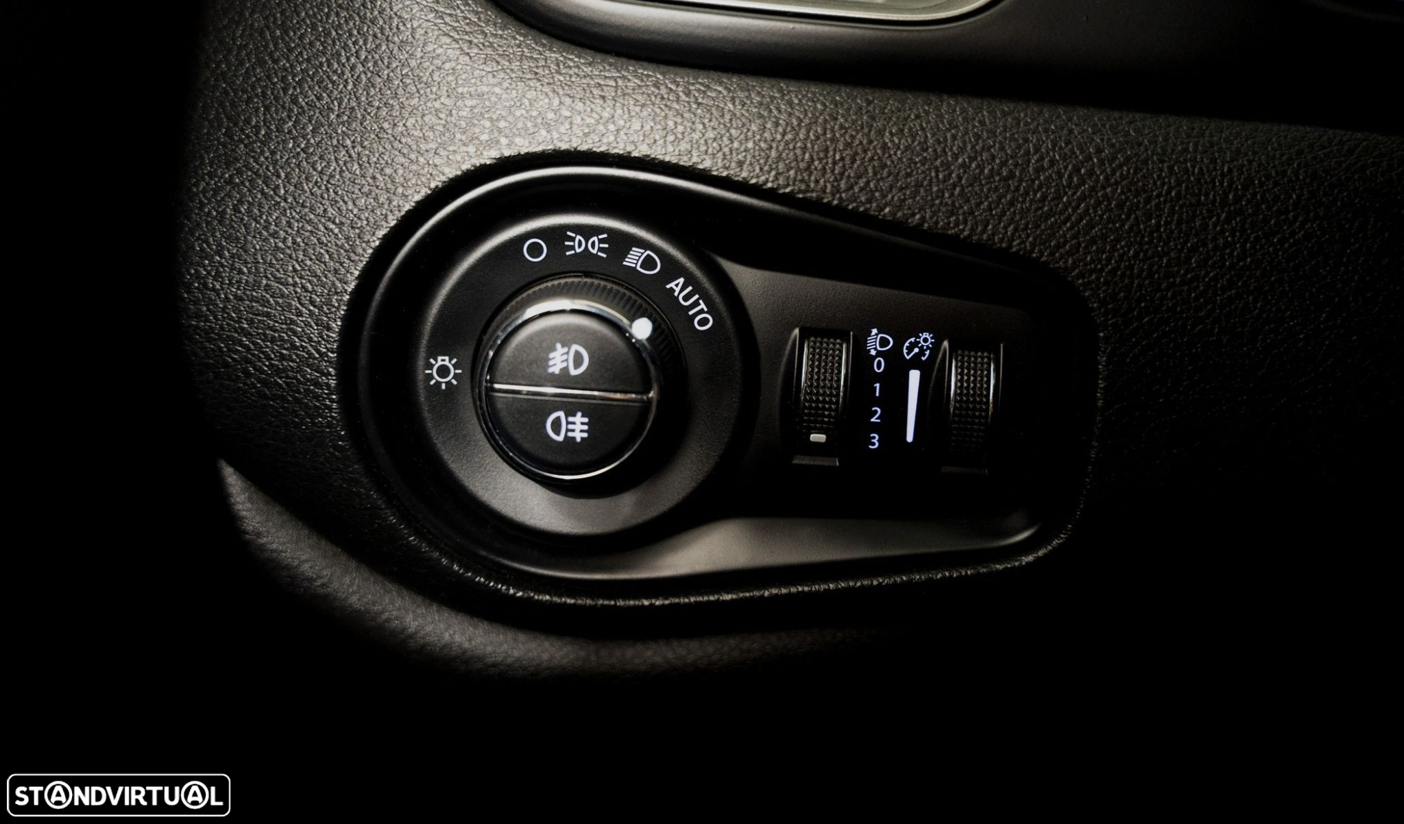 Jeep Renegade 1.6 MJD Limited DCT - 12