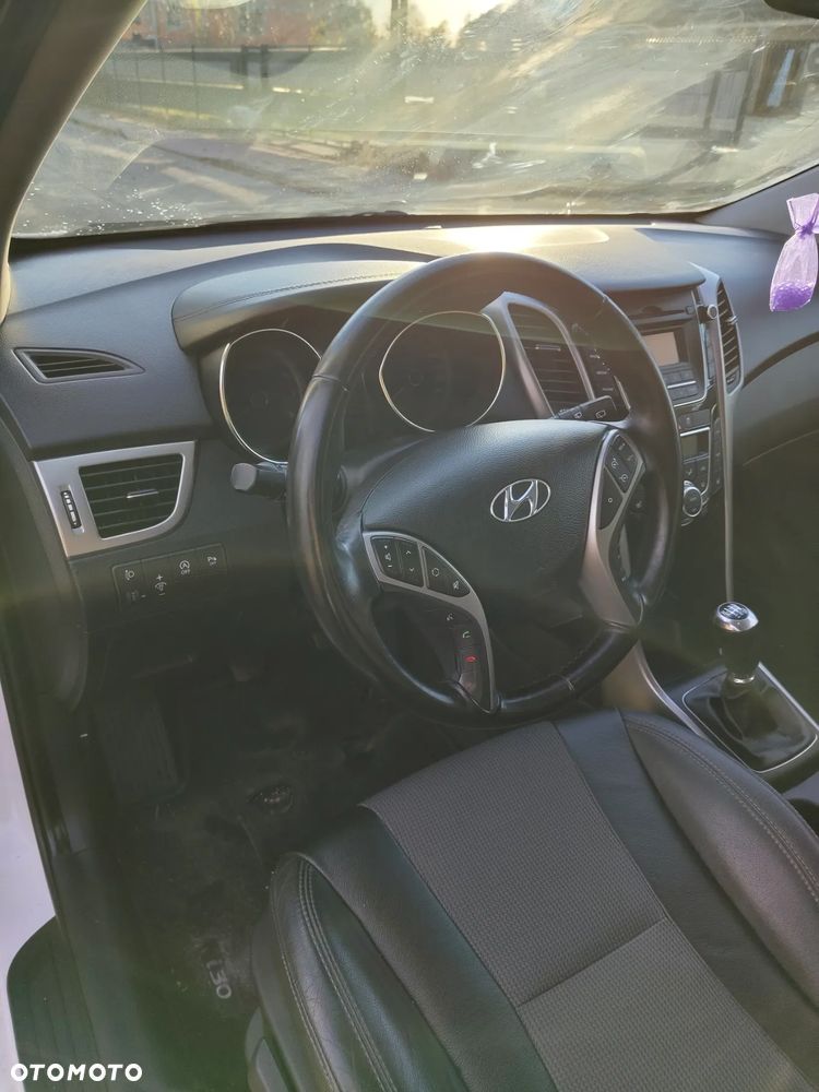 Hyundai i30 1.6 GDI Classic + - 13