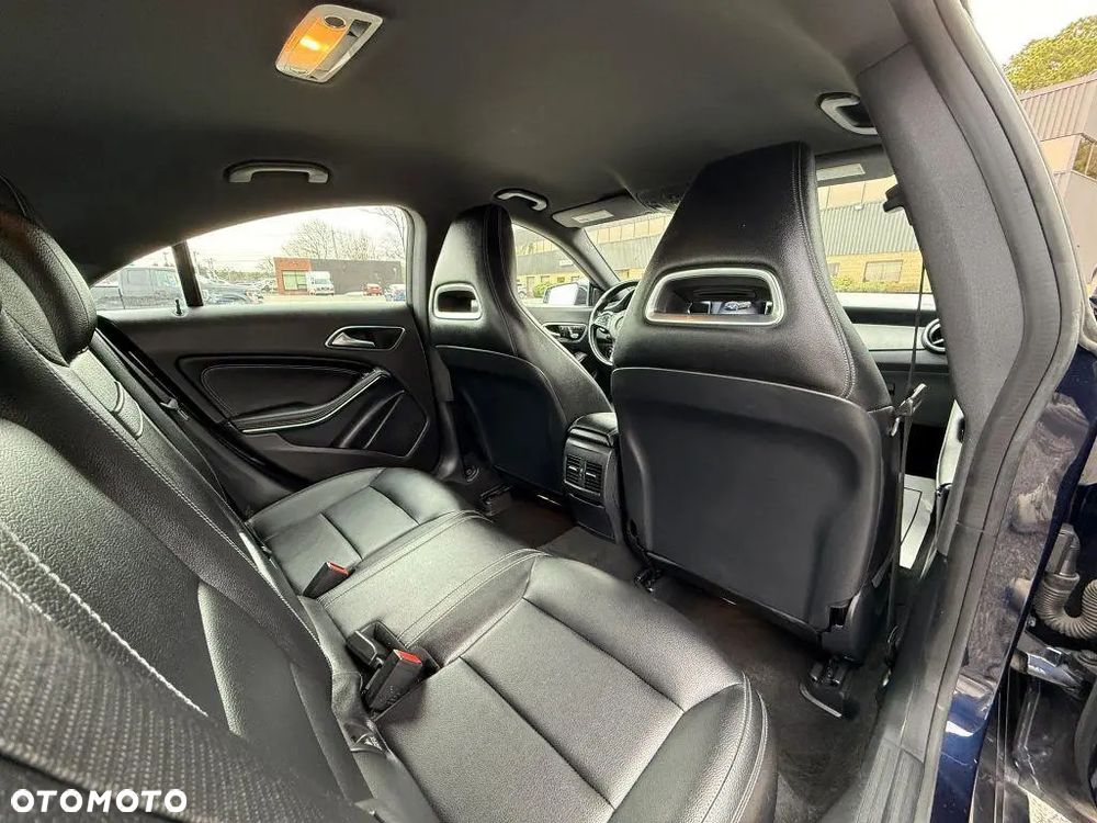Mercedes-Benz CLA - 24