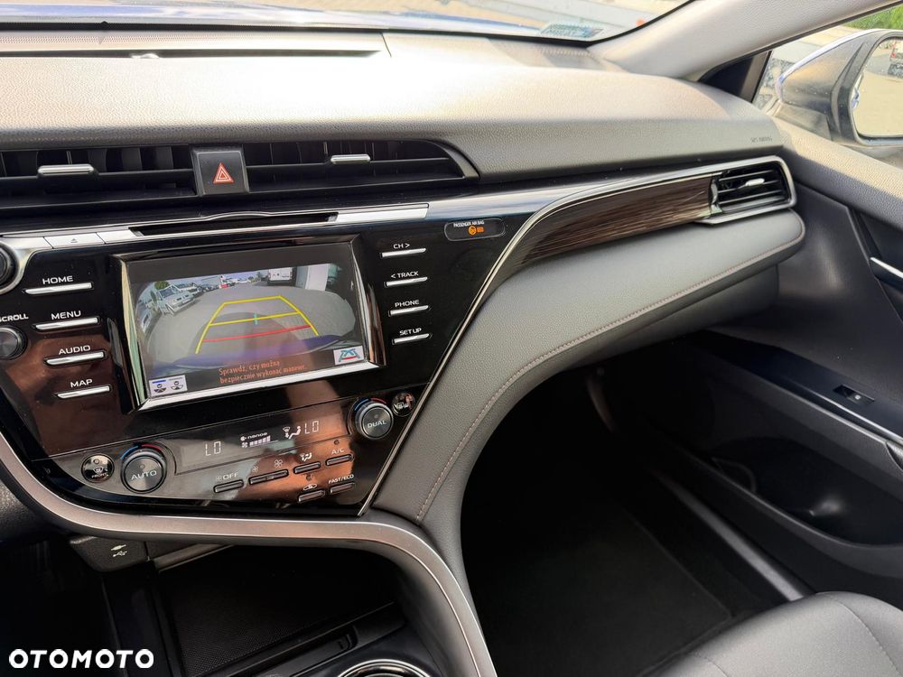 Toyota Camry 2.5 Hybrid Comfort CVT - 11