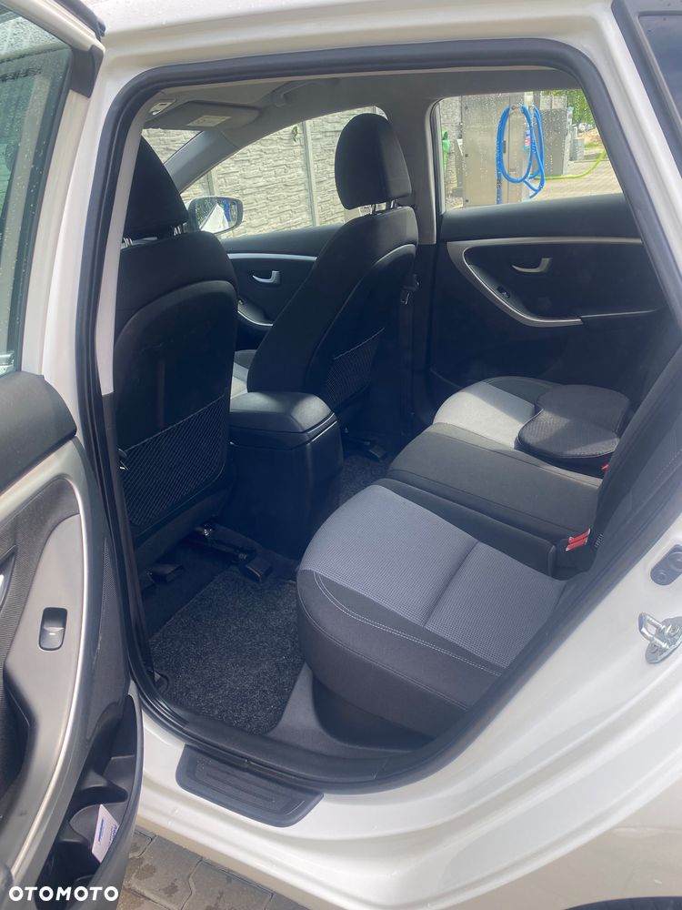 Hyundai i30 1.6 Classic + - 4