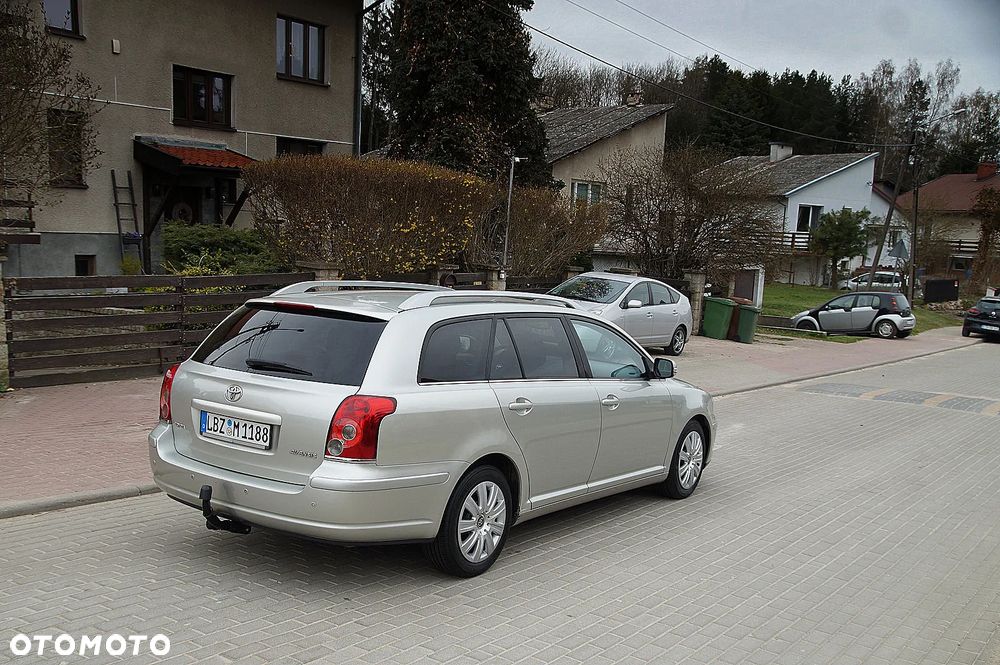 Toyota Avensis 1.8 VVT-i Sol Premium - 6
