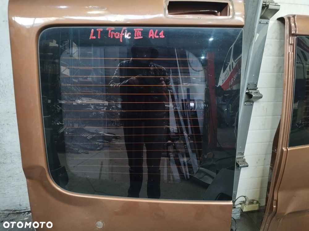 Szyba tylna tył lewa w drzwi Trafic III Vivaro B Talento NV300
