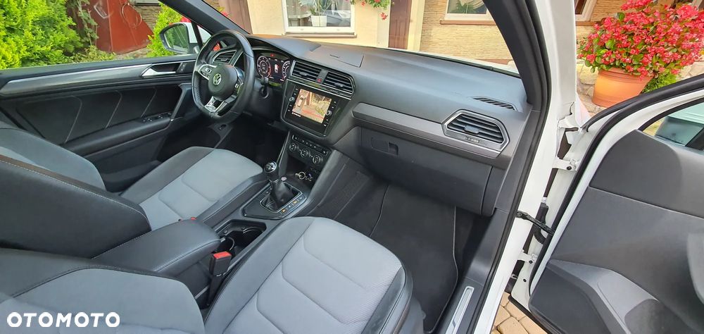 Volkswagen Tiguan 2.0 TDI SCR R-Line - 12