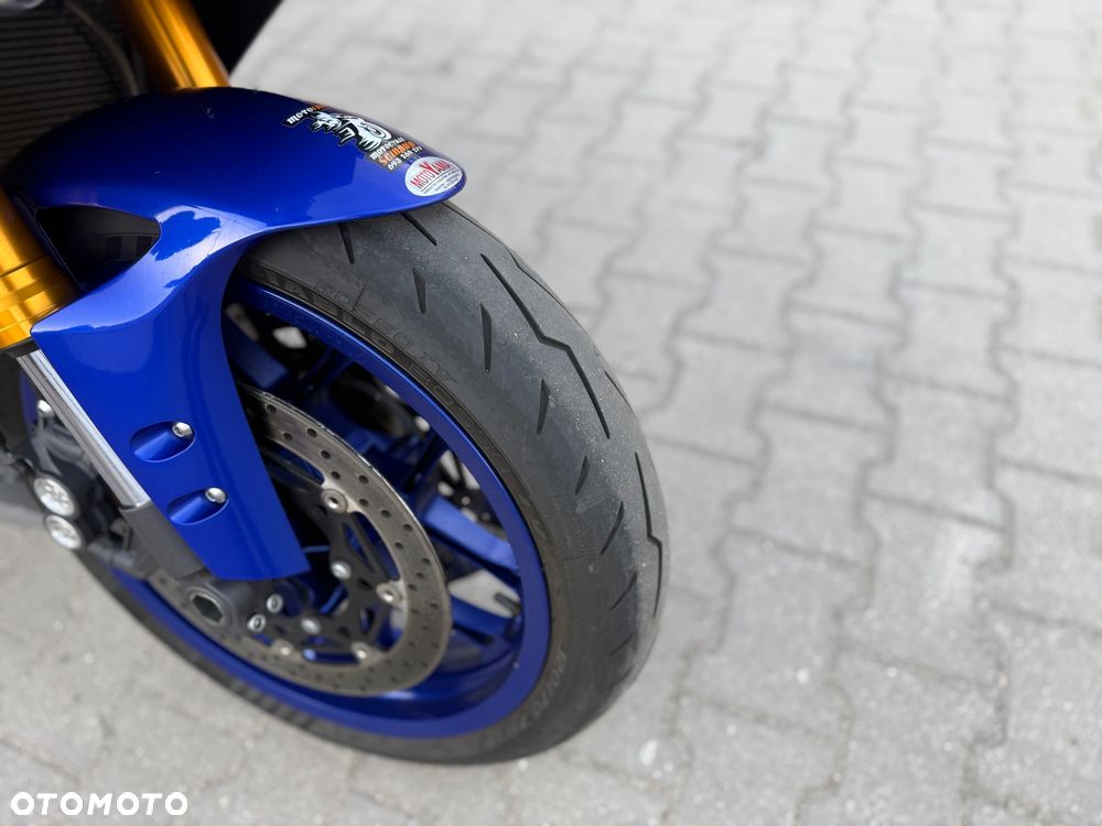 Yamaha R1 - 7