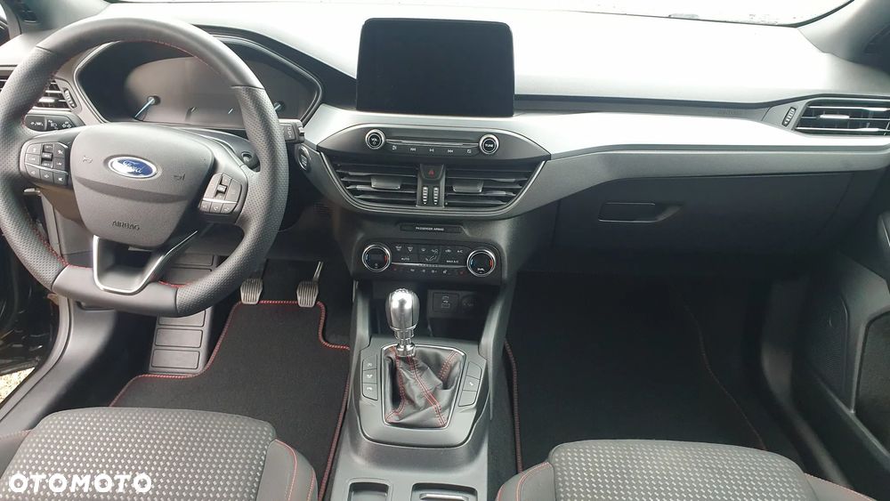 Ford Focus Turnier 1.0 EcoBoost Start-Stopp-System ST-LINE STYLE - 12