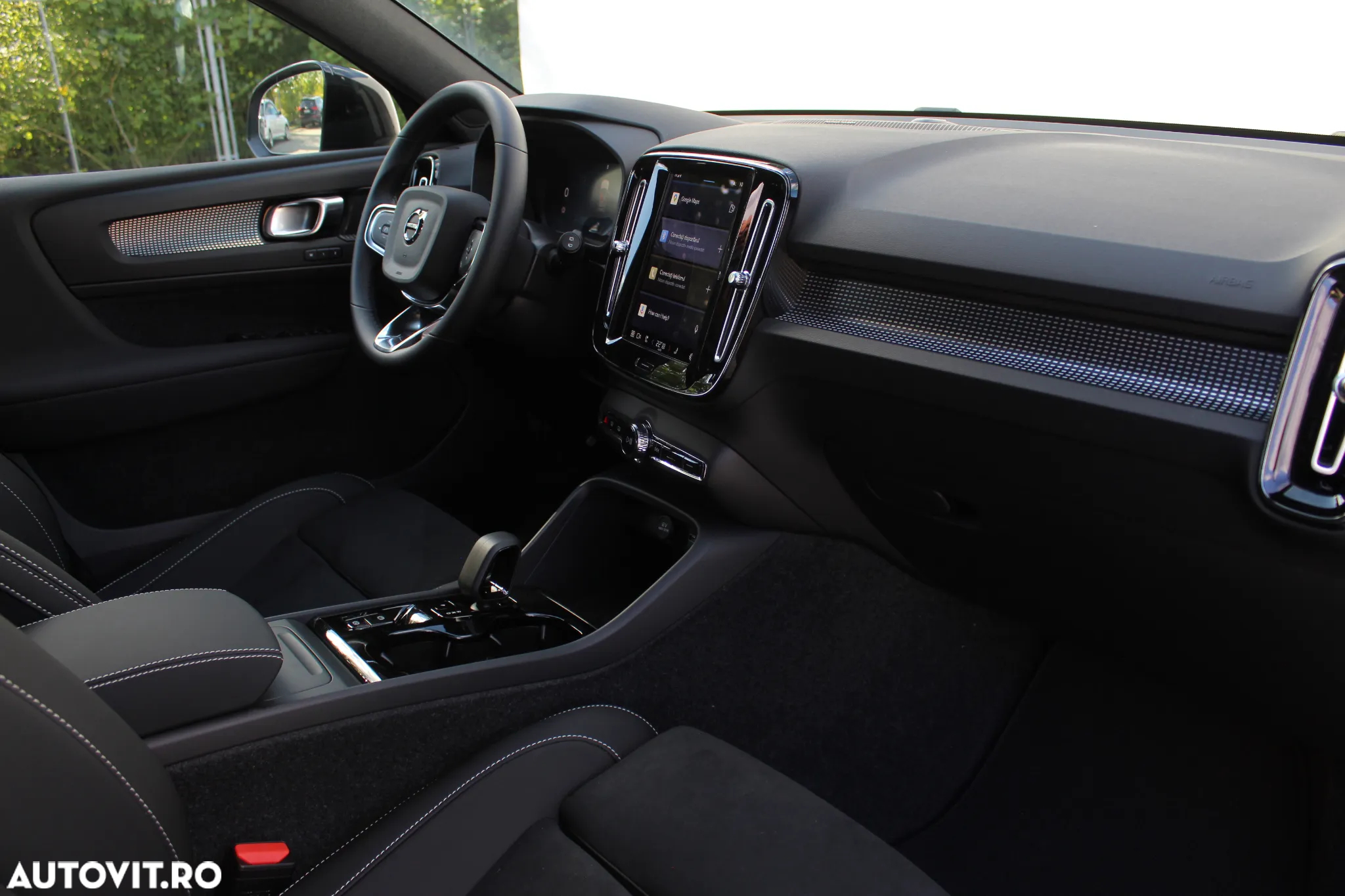 Volvo XC 40 B4 AT FWD MHEV Ultimate Dark - 19