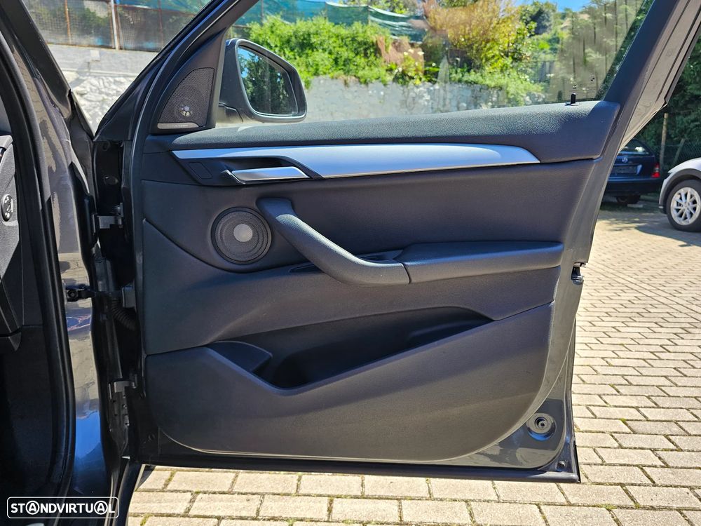 BMW X1 25 e xDrive Corporate Edition - 18