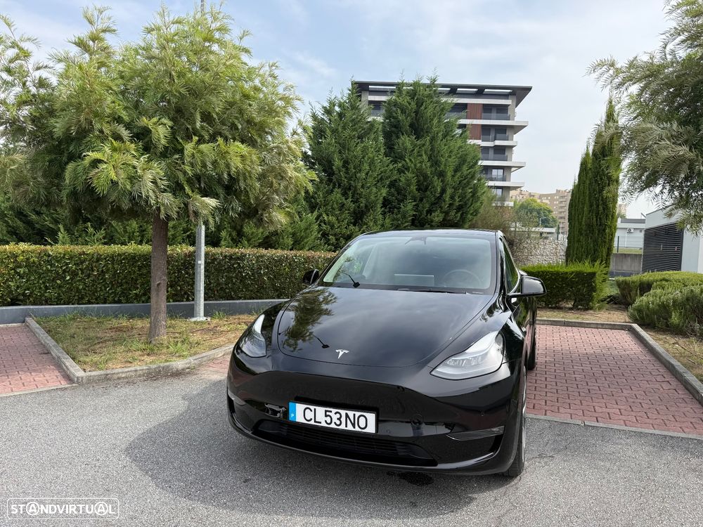 Tesla Model Y - 4