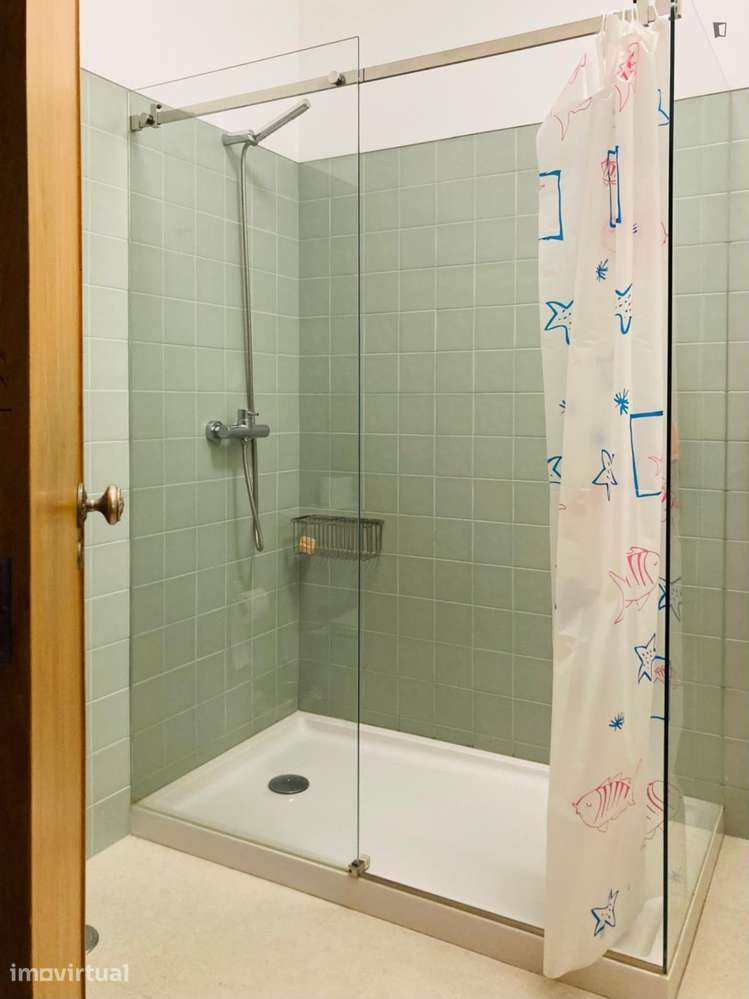 Quarto - localizado em Restelo Lisbon - Grande imagem: 2/4