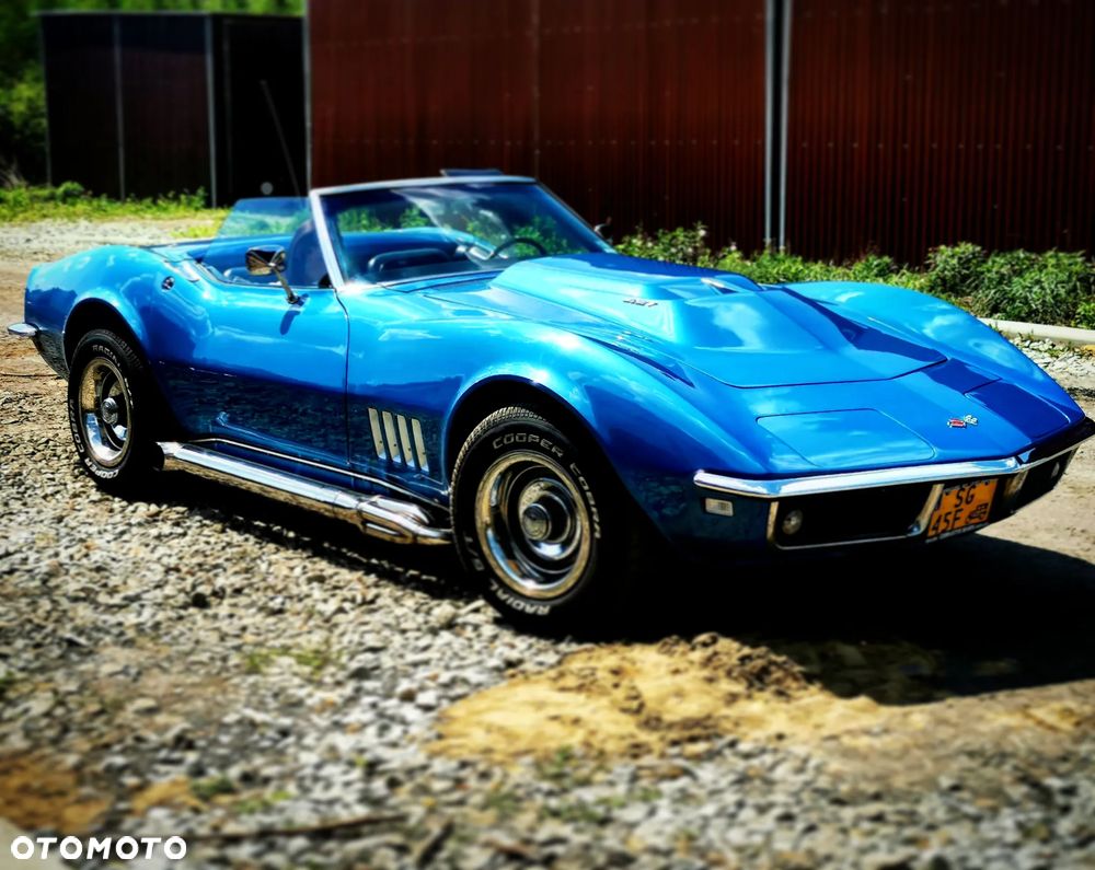 Chevrolet Corvette - 15