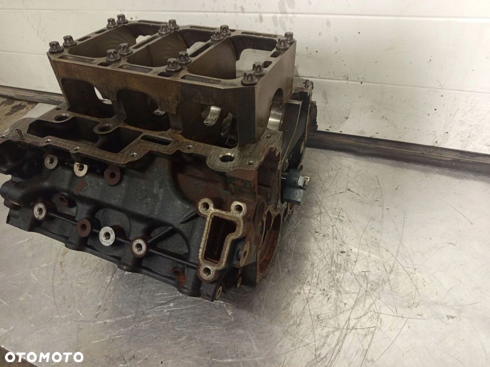 Blok silnika Dół Audi Q7 4L VW Tuareg 3.0 TDI V6 BUG 059103021B - 14