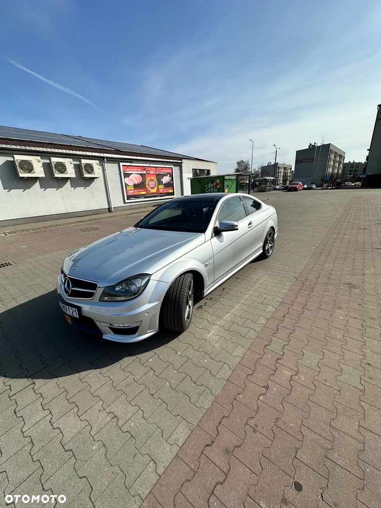 Mercedes-Benz Klasa C 63 AMG - 3