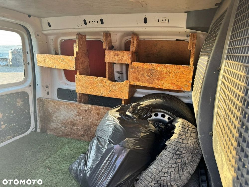 Volkswagen Caddy - 14