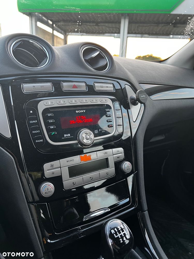 Ford Mondeo 2.0 TDCi Ambiente - 20