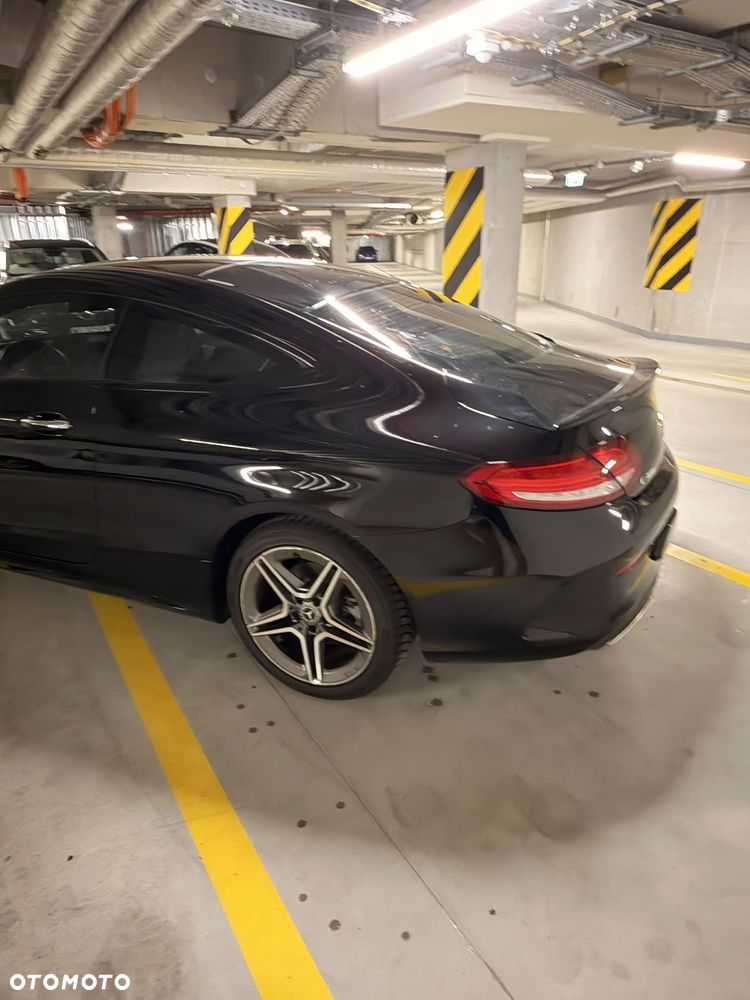 Mercedes-Benz Klasa C 300 9G-TRONIC AMG Line - 12