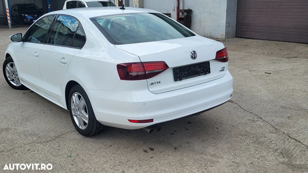 Volkswagen Jetta 2.0 TDI Comfortline - 6