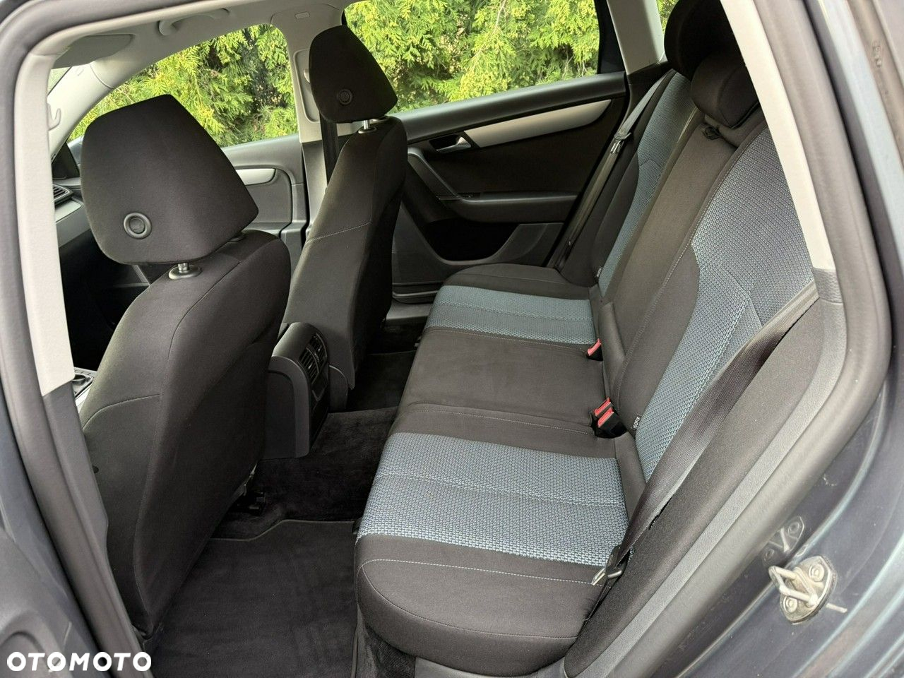Volkswagen Passat - 8
