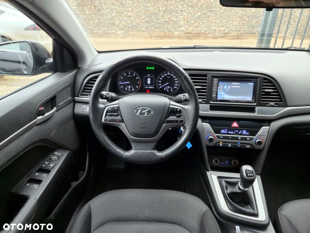 Hyundai Elantra 1.6 Comfort - 5