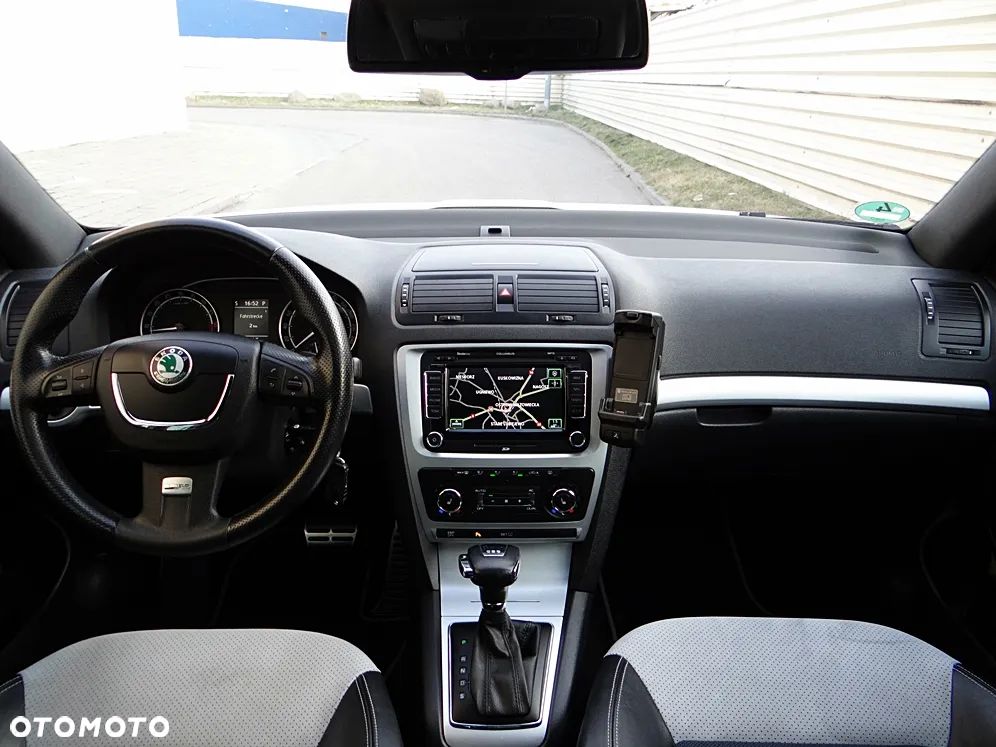 Skoda Octavia 2.0 TDI CR DPF DSG RS - 25