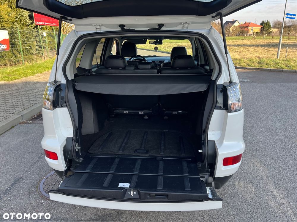 Mitsubishi Outlander 2.2 DID Intense + 4WD - 23
