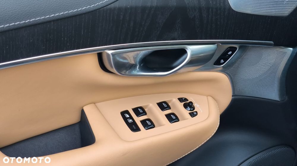 Volvo XC 90 - 7